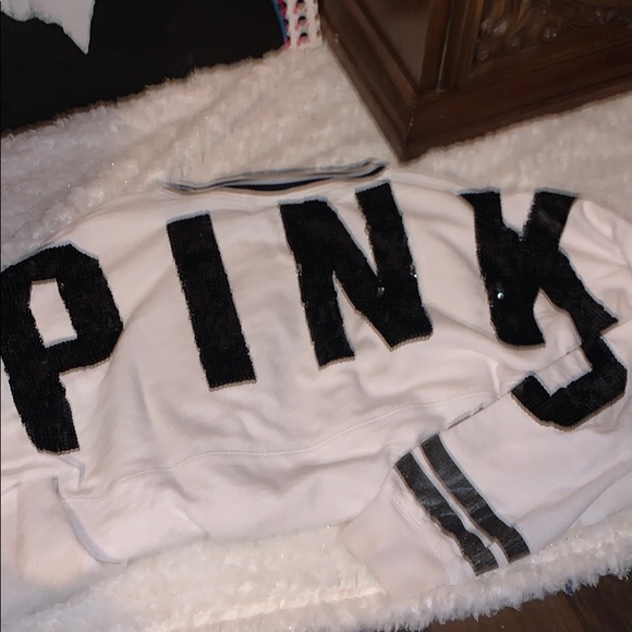 Victoria Secret Pink Logo long sleeve - Picture 2 of 2